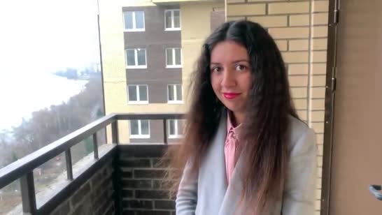 Сосед легко уболтал доступную девочку в подъезде 1